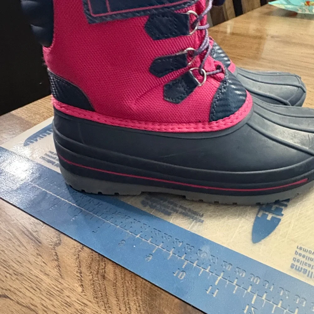 Size 5 Thinsulate Snow Boots